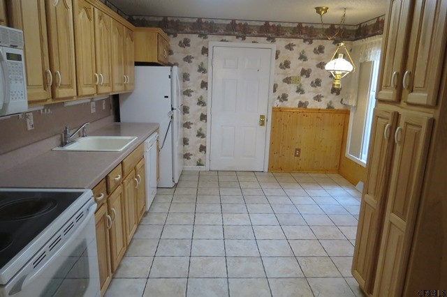170 Harvard Road Colonie, NY 12189 - Photo 4 of 17 Photo 4