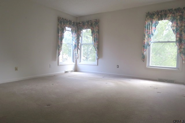 170 Harvard Road Colonie, NY 12189 - Photo 10 of 17 Photo 10