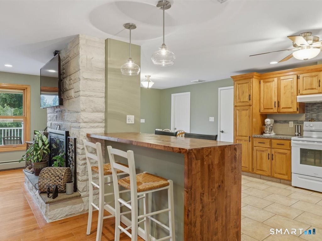 12 Wooding Road Wallingford, CT 06492 - Photo 4 of 40