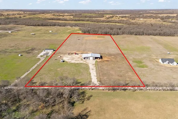 $472,500 | 13831 County Road 101, Grandview, TX 76050