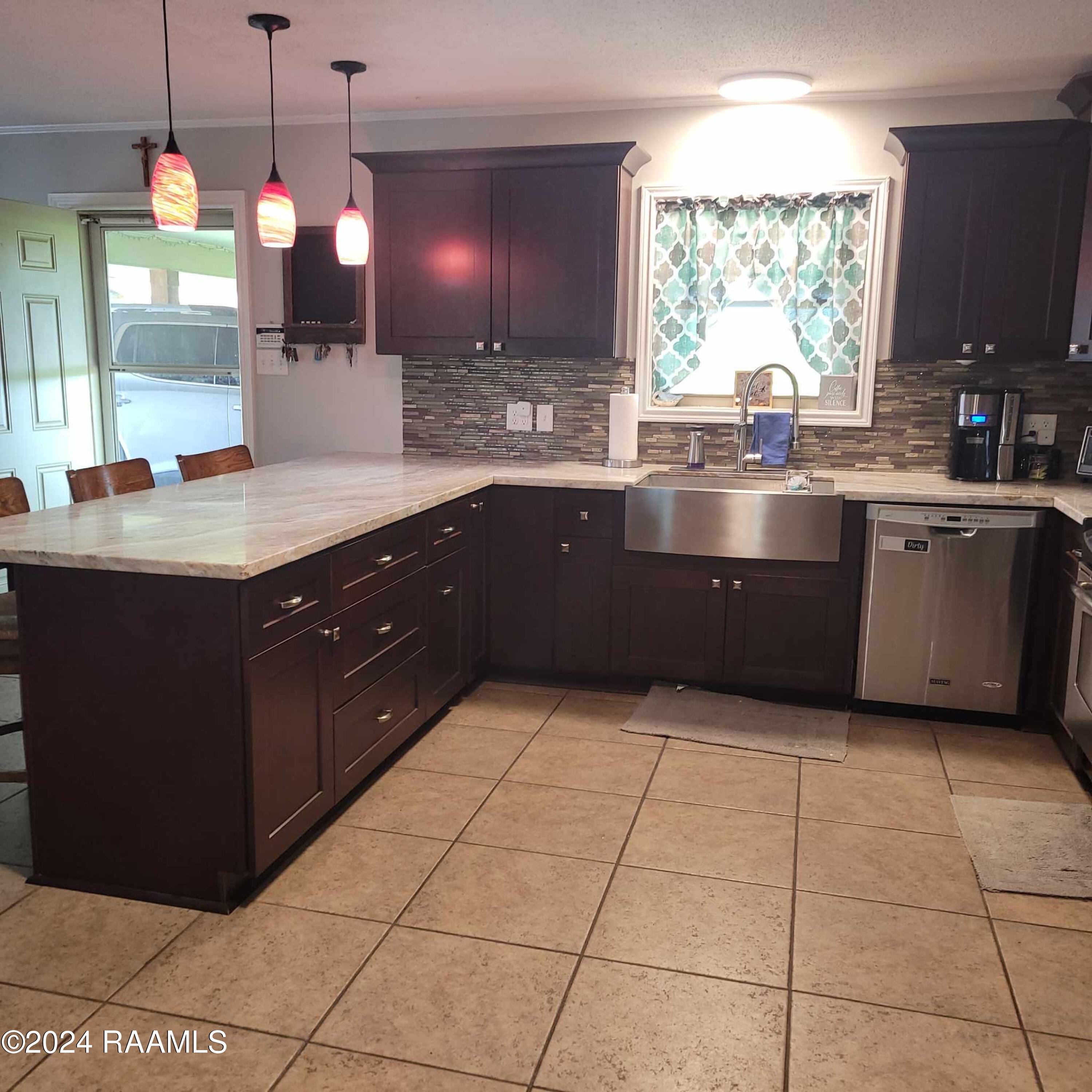 1292 Montgomery Road Opelousas, LA 70570 - Photo 3 of 6 Kitchen
