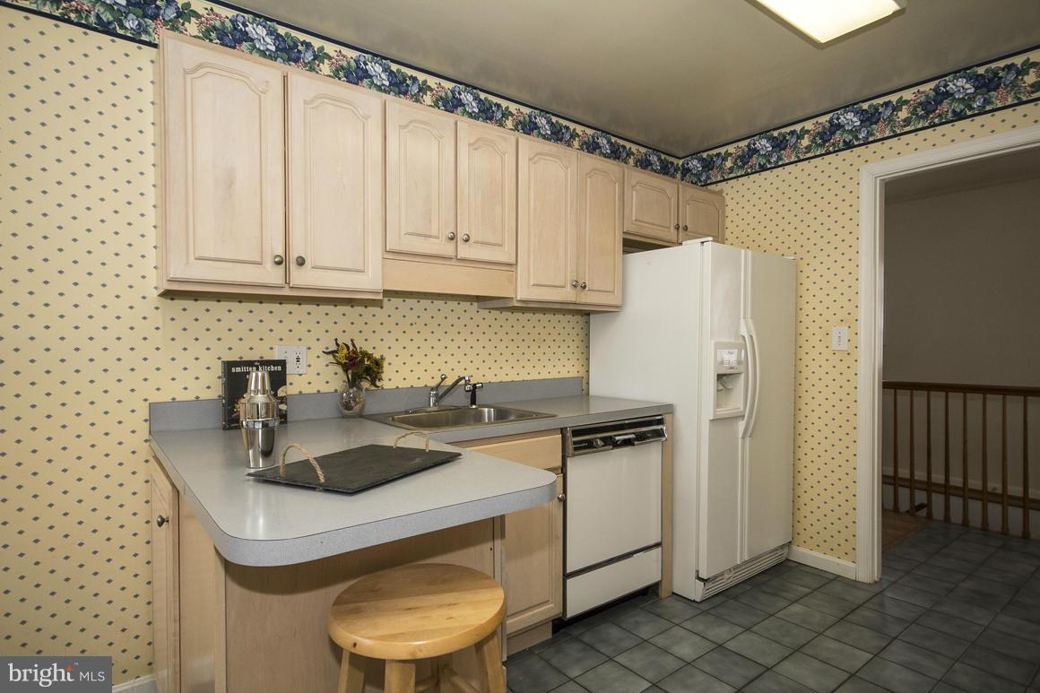 8210 Burnley Road Towson, MD 21204 - Photo 14 of 30 Kitchen