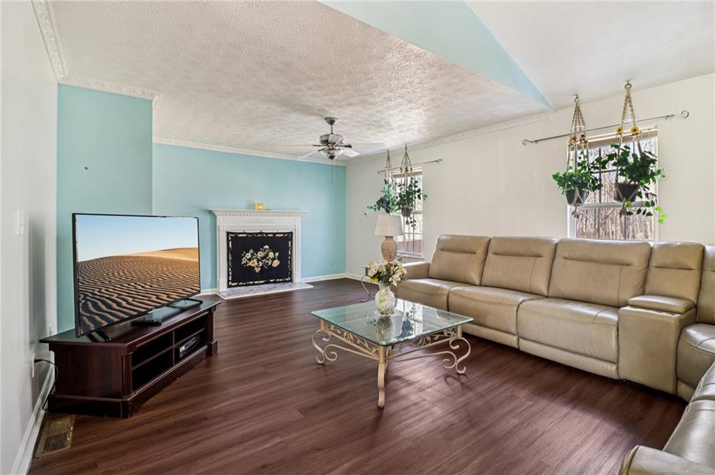 6233 Compass Drive Flowery Branch, GA 30542 - Photo 3 of 20