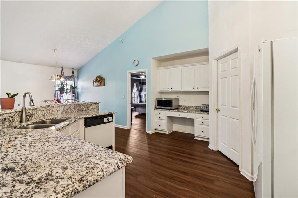 6233 Compass Drive Flowery Branch, GA 30542 - Photo 8 of 20