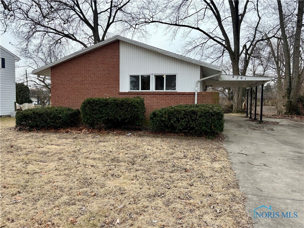 4701 Cedarhurst Road Toledo, OH 43613 - Photo 1 of 37 Gallery Image 1