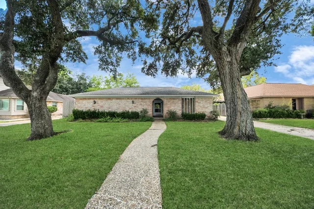 $1,995 | 14115 Wickersham Lane, Houston, TX 77077