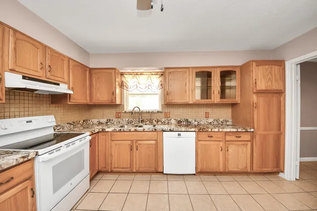 $1,995 | 14115 Wickersham Lane, Houston, TX 77077