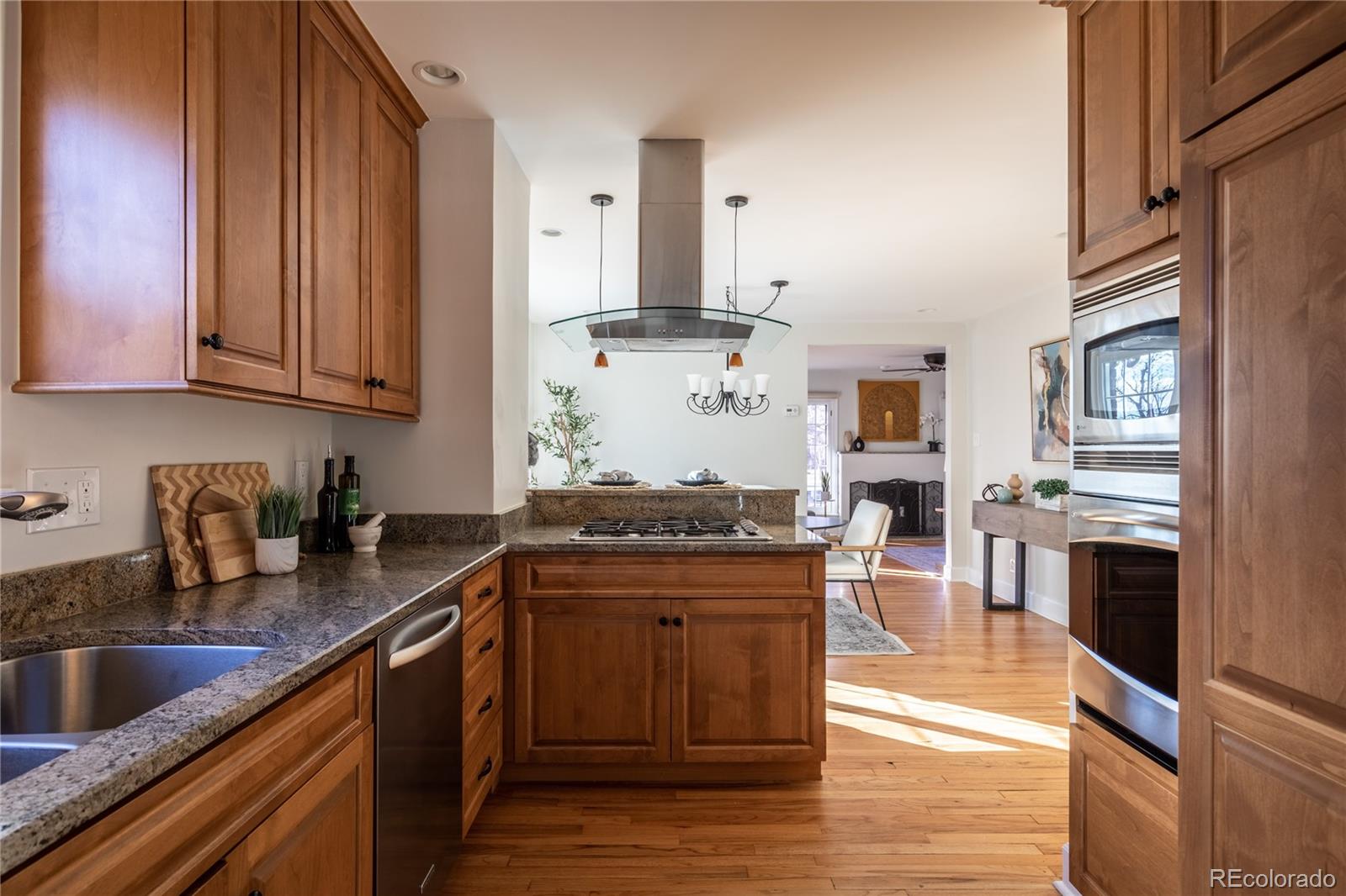 1586 Ivanhoe Street Denver, CO 80220 - Photo 22 of 49