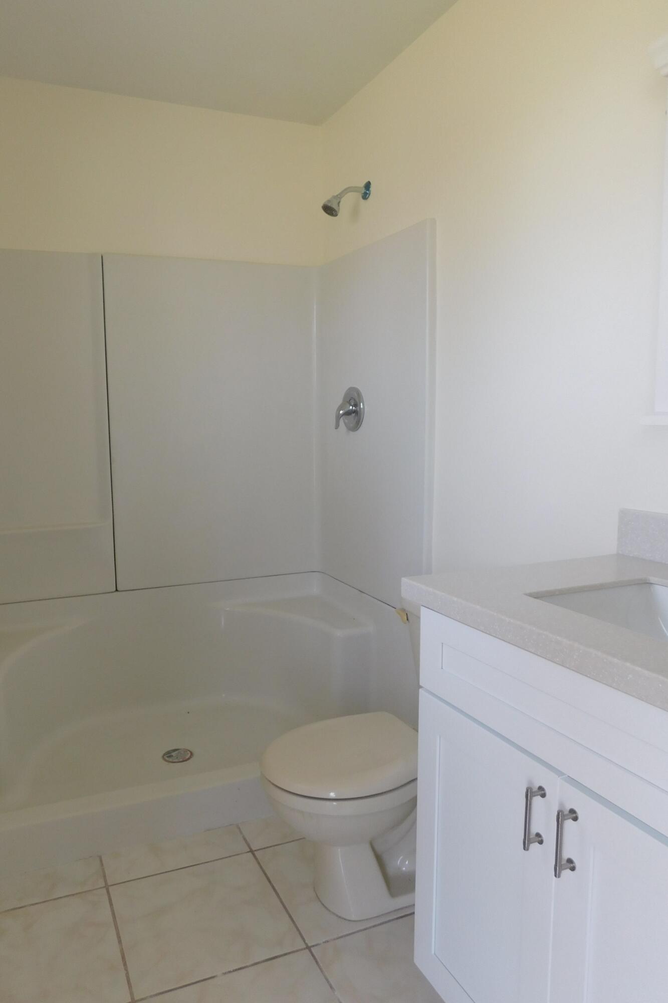 7810 Sebastian Road Fort Pierce, FL 34951 - Photo 9 of 18 Primary bath