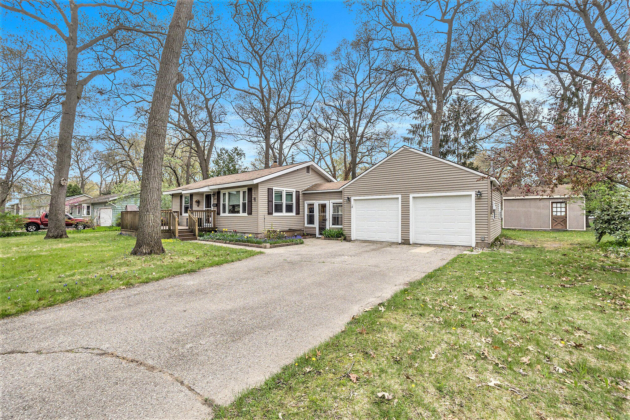 1279 Poulson Road Muskegon, MI 49445 - Photo 3 of 30 003_file_937