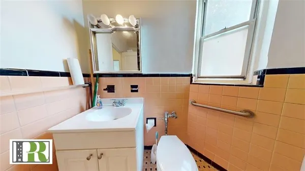 $269,000 | 902 Ocean Parkway, Unit 4G | Midwood