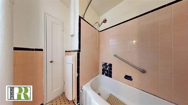 $269,000 | 902 Ocean Parkway, Unit 4G | Midwood