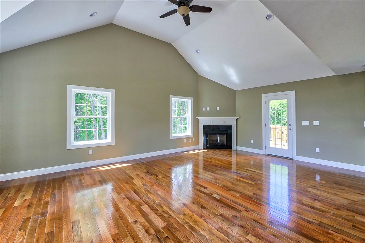 59 Litchfield Road Londonderry, NH 03053 - Photo 3 of 10