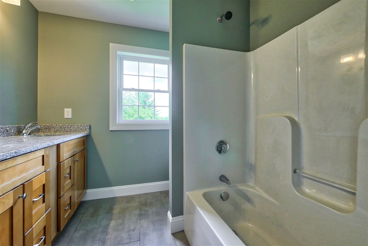 59 Litchfield Road Londonderry, NH 03053 - Photo 6 of 10