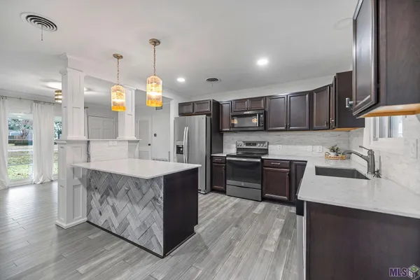 $2,100 | 8765 Glen Ellen Drive, Baton Rouge, LA 70809