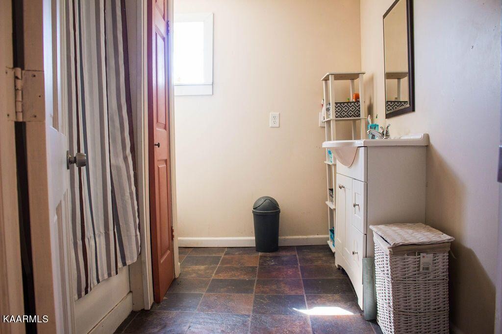 3843 Catewright Road Kodak, TN 37764 - Photo 8 of 19