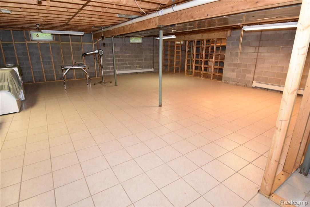 634 South Maple Leaf Road Lapeer, MI 48446 - Photo 35 of 37 WES_1293.JPG