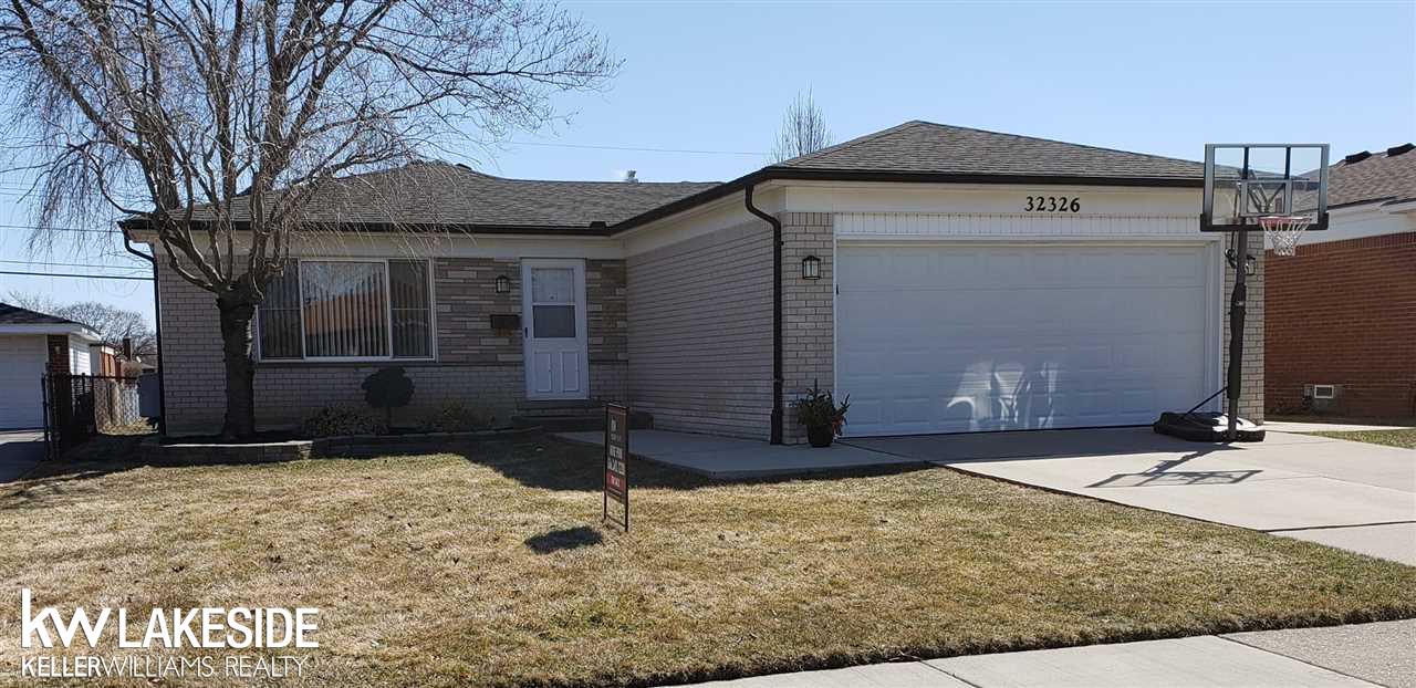 32326 Parker Circle Warren, MI 48088 - Photo 1 of 47 31340121.JPG