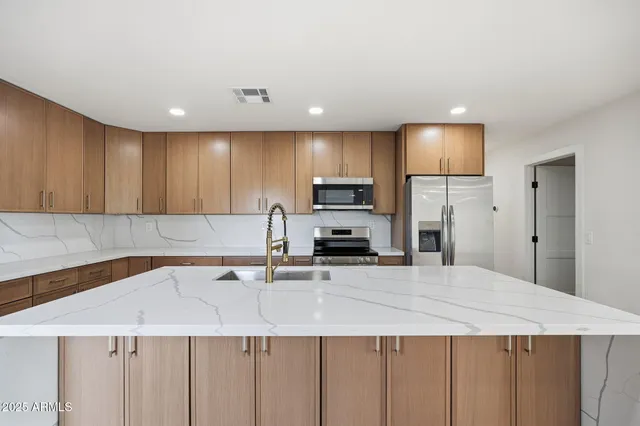 $940,000 | 2416 Piestewa Peak Drive, Phoenix, AZ 85016