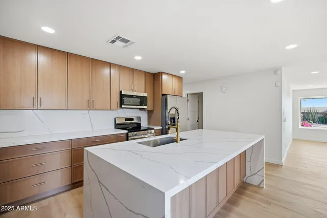 $940,000 | 2416 Piestewa Peak Drive, Phoenix, AZ 85016