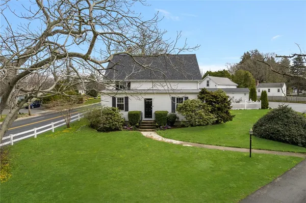 $985,000 | 599 East Main Road, Middletown, RI 02842