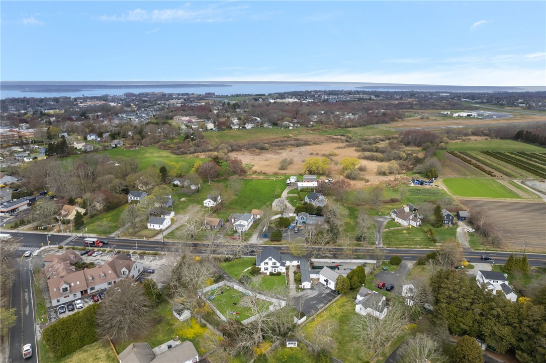 599 East Main Road Middletown, RI 02842 - Photo 11 of 47