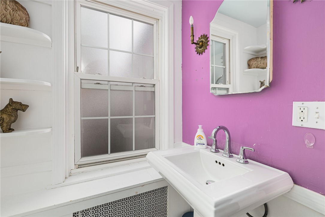 599 East Main Road Middletown, RI 02842 - Photo 20 of 47