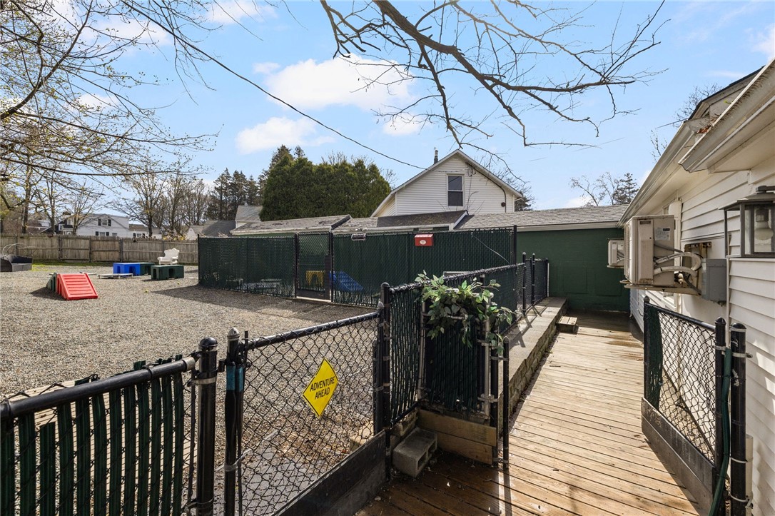 599 East Main Road Middletown, RI 02842 - Photo 42 of 47