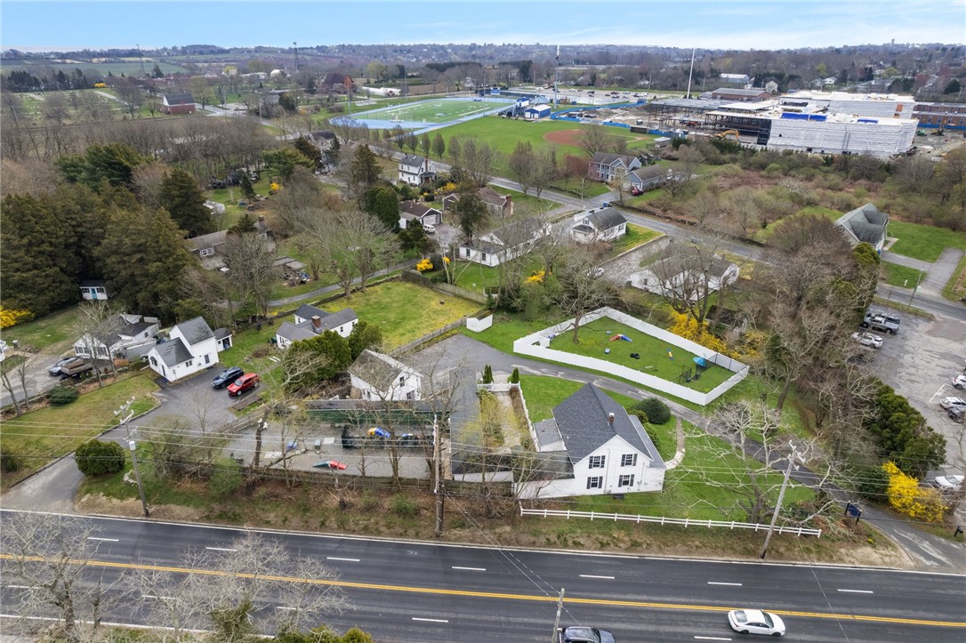 599 East Main Road Middletown, RI 02842 - Photo 8 of 47