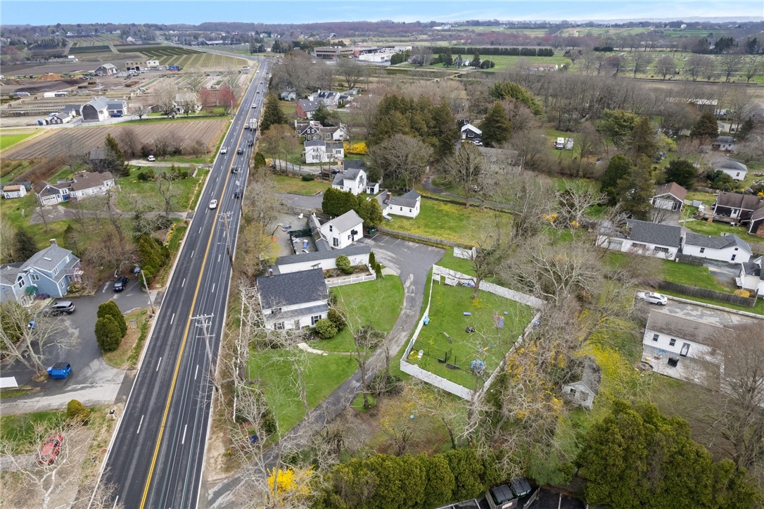 599 East Main Road Middletown, RI 02842 - Photo 9 of 47