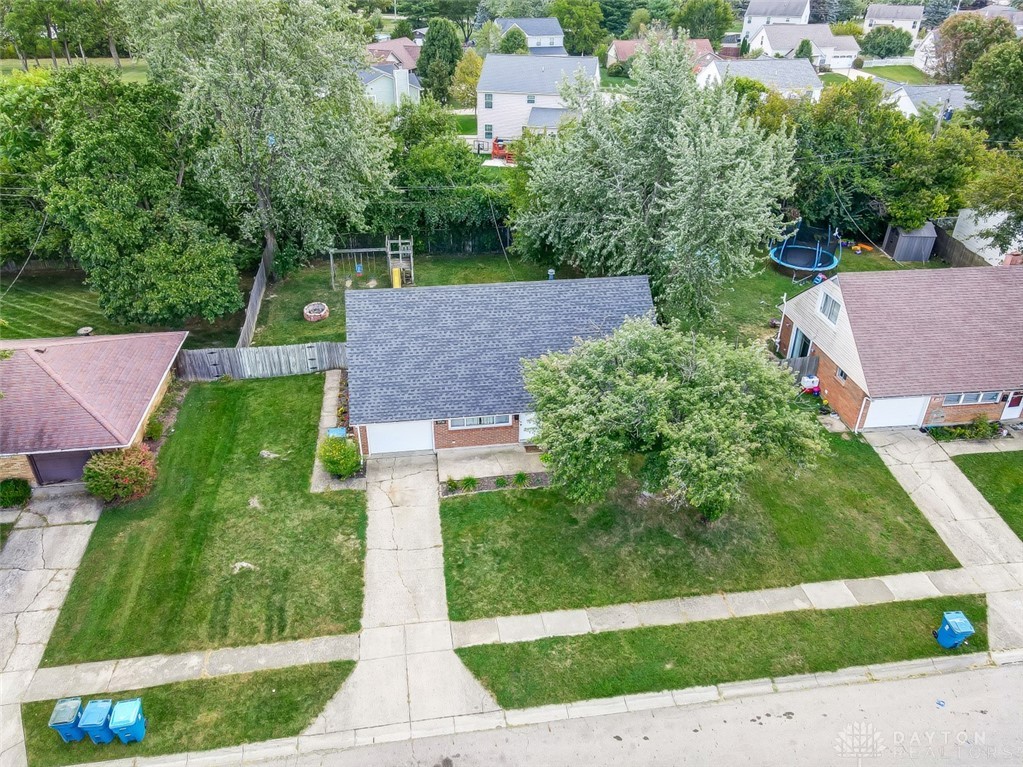 5756 Benedict Road Huber Heights, OH 45424 - Photo 2 of 36