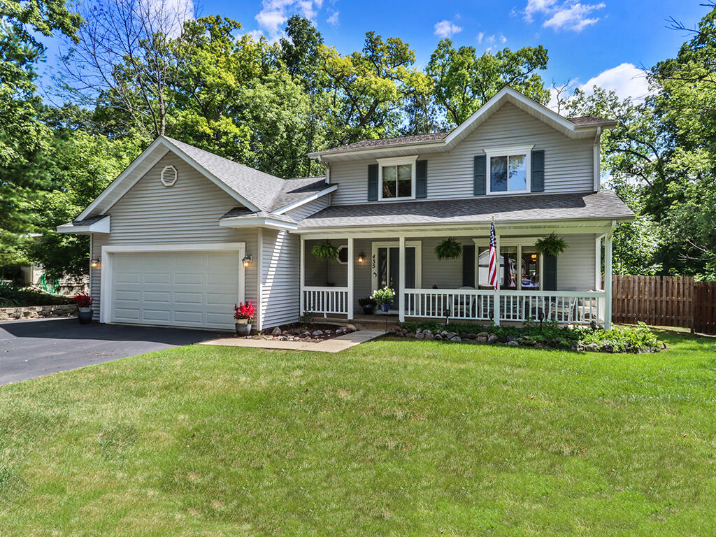 435 Sylvan Drive Fontana, WI 53125 - Photo 1 of 1 Front View