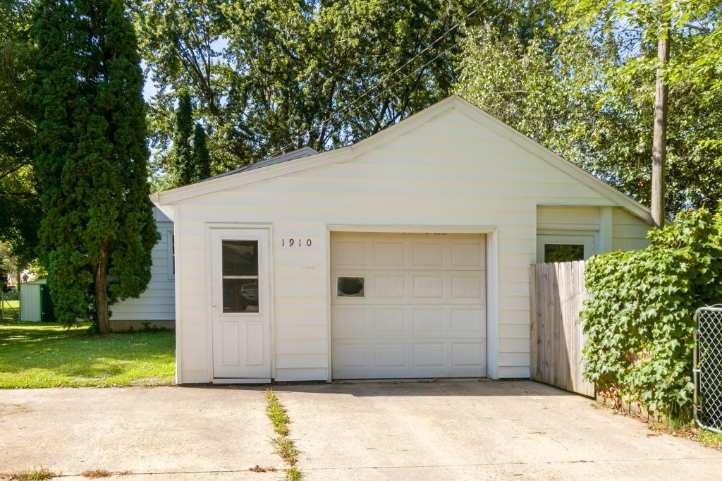1910 14th Street Southeast Rochester, MN 55904 - Photo 18 of 21 Gallery Image 18