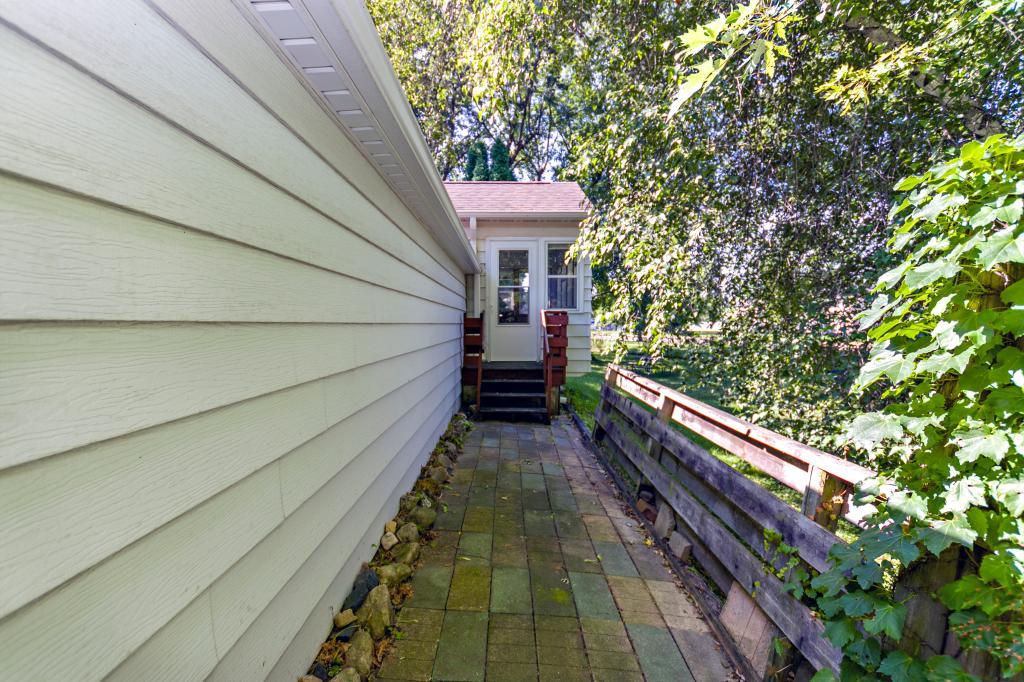 1910 14th Street Southeast Rochester, MN 55904 - Photo 19 of 21 Gallery Image 19