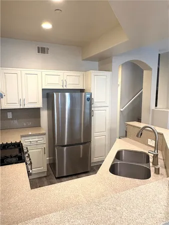 $3,750 | 309 Falcon Creek, Irvine, CA 92618