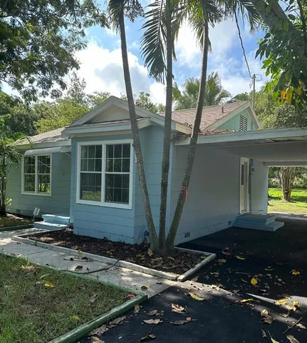 $2,400 | 1714 2nd Avenue East, Bradenton, FL 34208