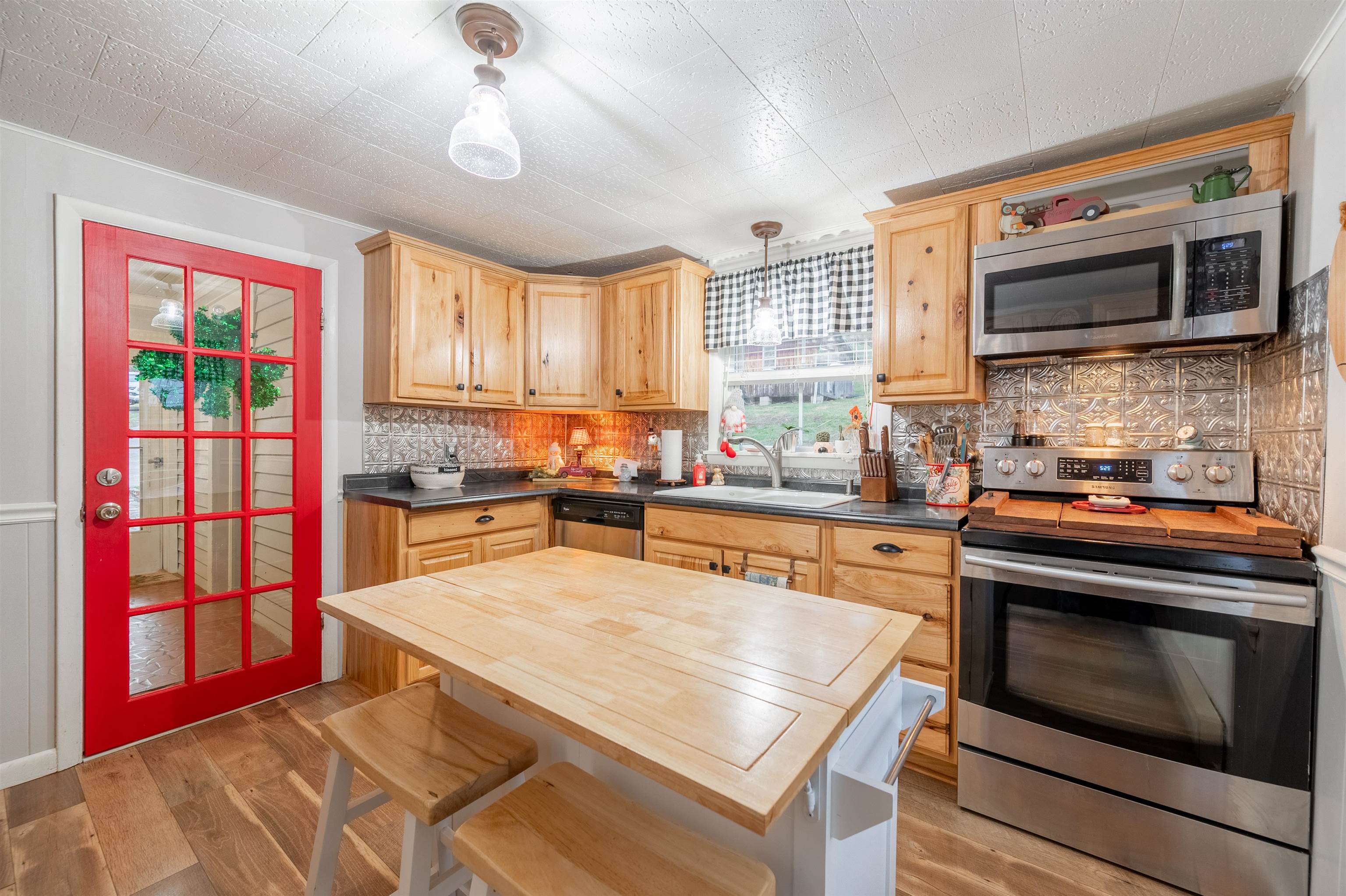 202 Thunder Road Pembroke, VA 24136 - Photo 23 of 55 Gallery Image 23