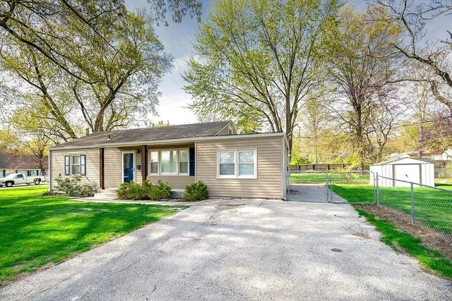 $285,000 | 5920 West 71st Street, Overland Park, KS 66204