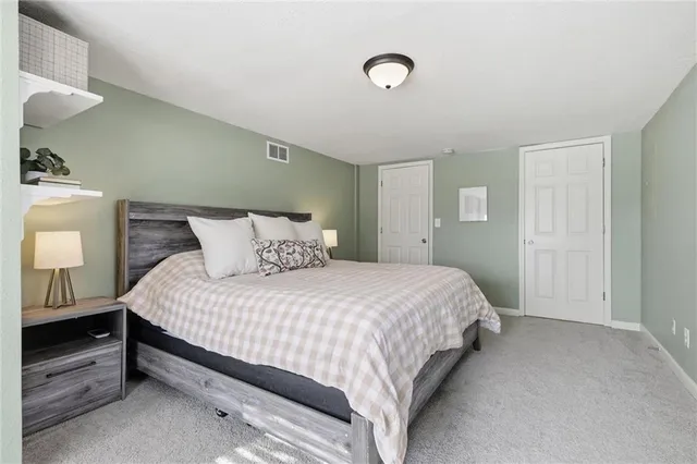 $285,000 | 5920 West 71st Street, Overland Park, KS 66204