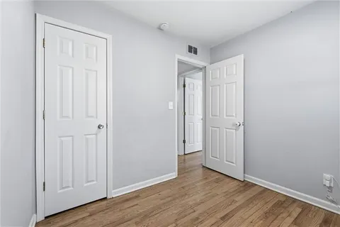 $285,000 | 5920 West 71st Street, Overland Park, KS 66204