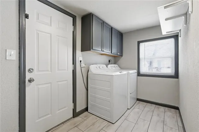 $285,000 | 5920 West 71st Street, Overland Park, KS 66204