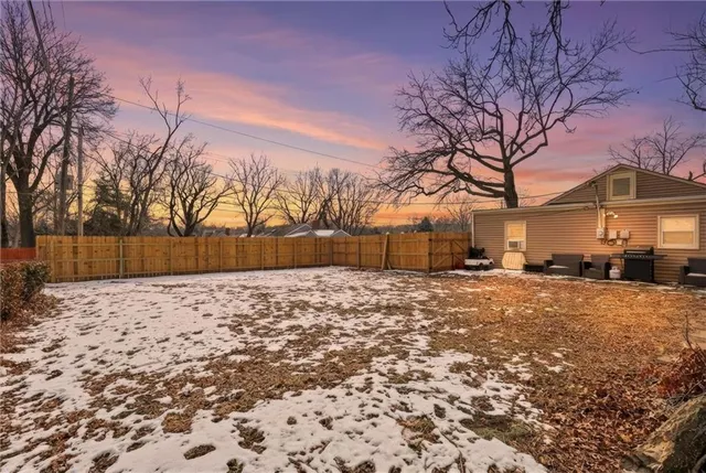 $285,000 | 5920 West 71st Street, Overland Park, KS 66204