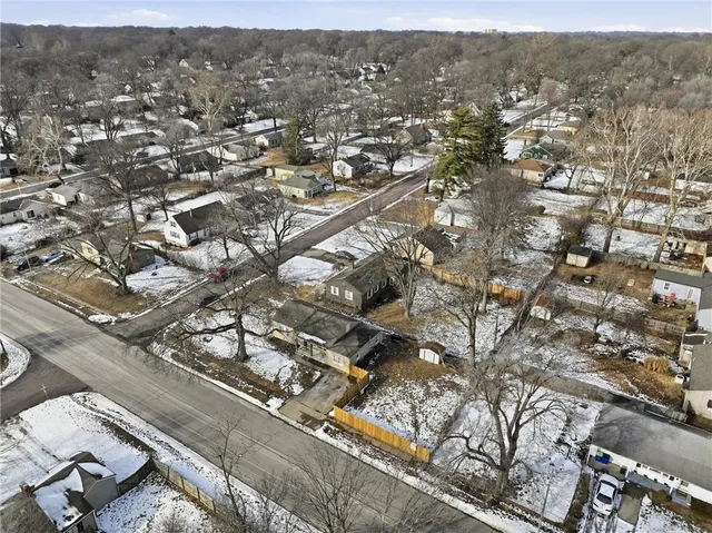 $285,000 | 5920 West 71st Street, Overland Park, KS 66204