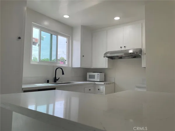 $2,300 | 1451 Roycroft Avenue, Unit 1, Long Beach, CA 90804