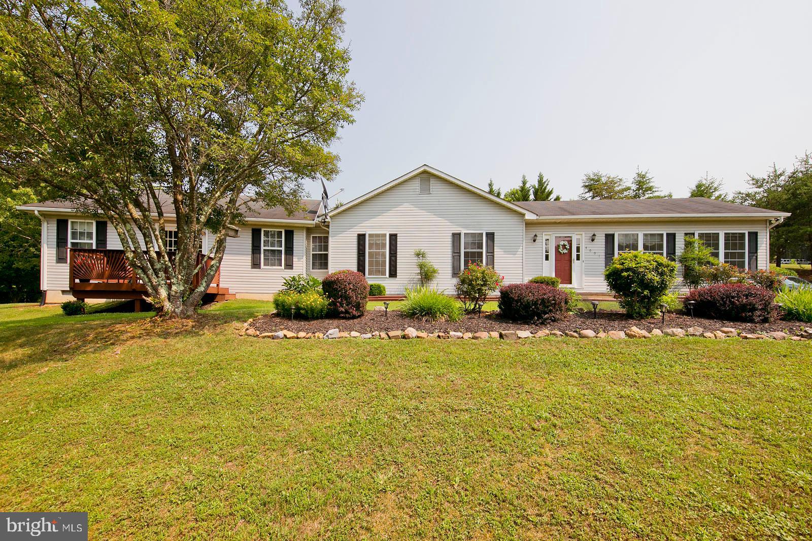 4001 Back Creek Road High View, VA 26808 - Photo 2 of 32 Spacious rancher.