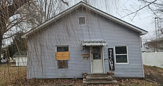 $9,900 | 1203 West Oak Street, West Frankfort, IL 62896