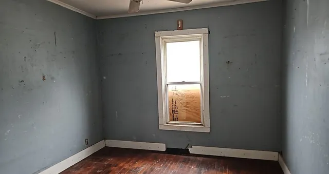 $9,900 | 1203 West Oak Street, West Frankfort, IL 62896