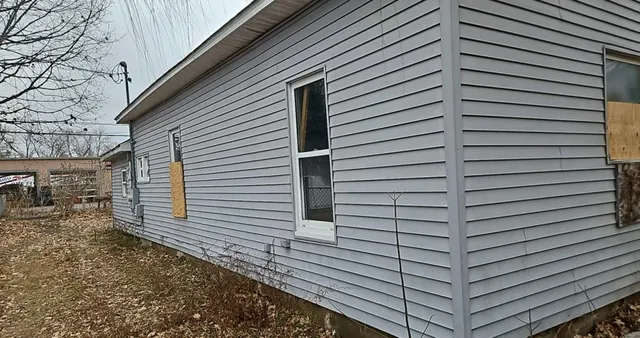 $9,900 | 1203 West Oak Street, West Frankfort, IL 62896