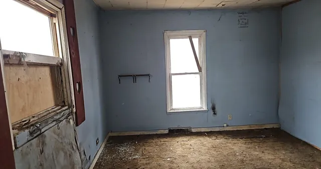 $9,900 | 1203 West Oak Street, West Frankfort, IL 62896