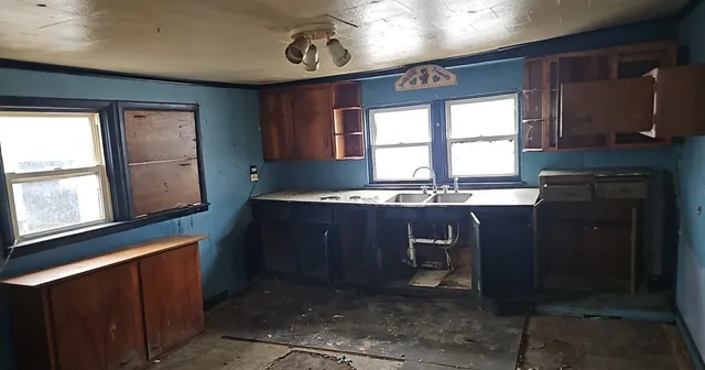 $9,900 | 1203 West Oak Street, West Frankfort, IL 62896